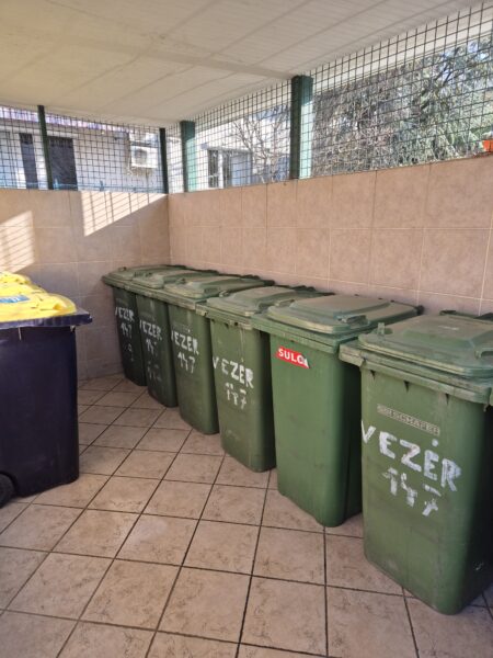 Kukák tárolása társasházakban.